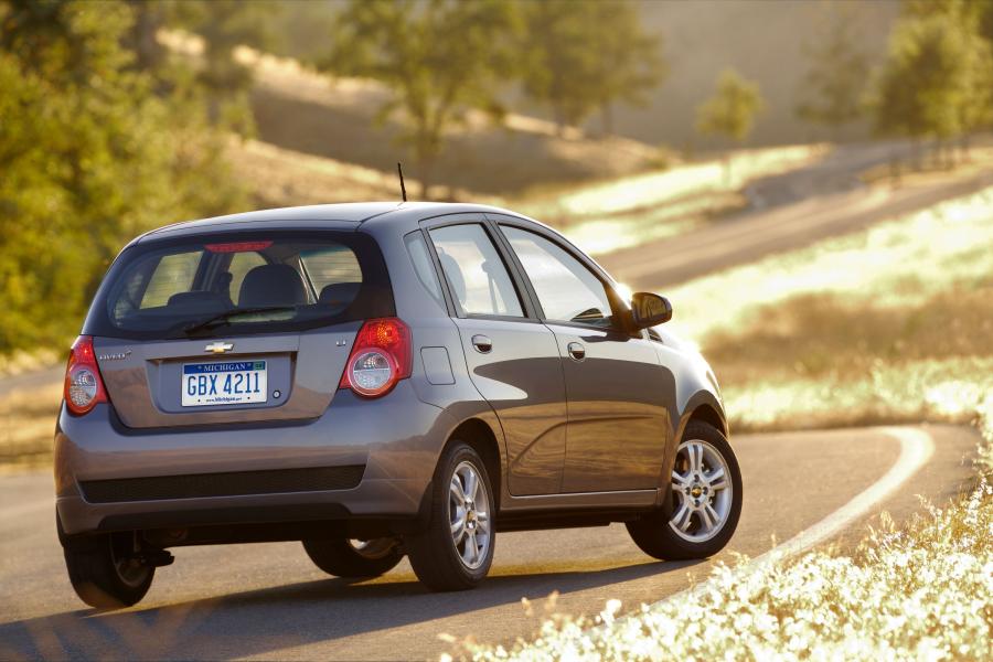  Chevrolet Aveo5 LT 2009 года  (фото 19 из 27)